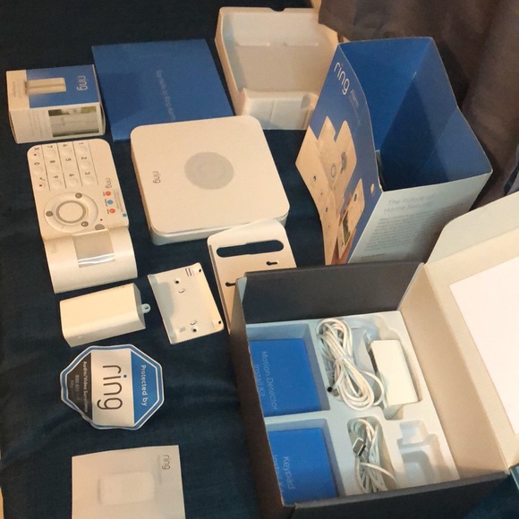 Complete Ring Alarm System (1st Gen) - Picture 4 of 13